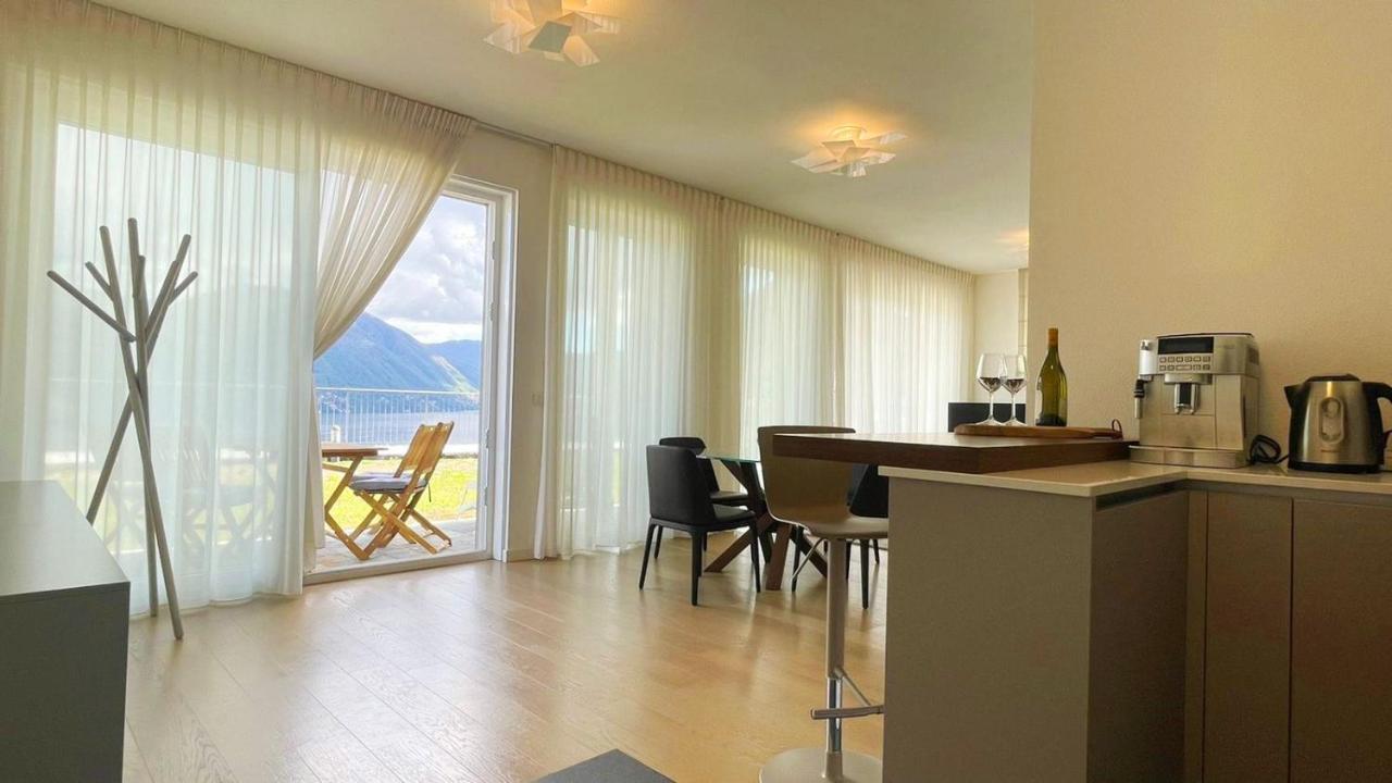 Lake View Apartment Argegno Bagian luar foto
